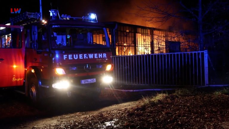 Groß Düben: Schwerer Brand in einer Lagerhalle