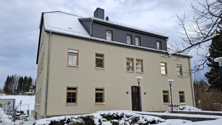 Großröhrsdorf OT Hauswalde: Alte Schule erstrahlt in neuer Schönheit