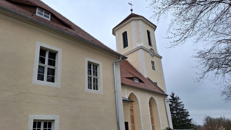 Malschwitz OT Baruth: Dach und Fassade der Kirche sind fertig saniert