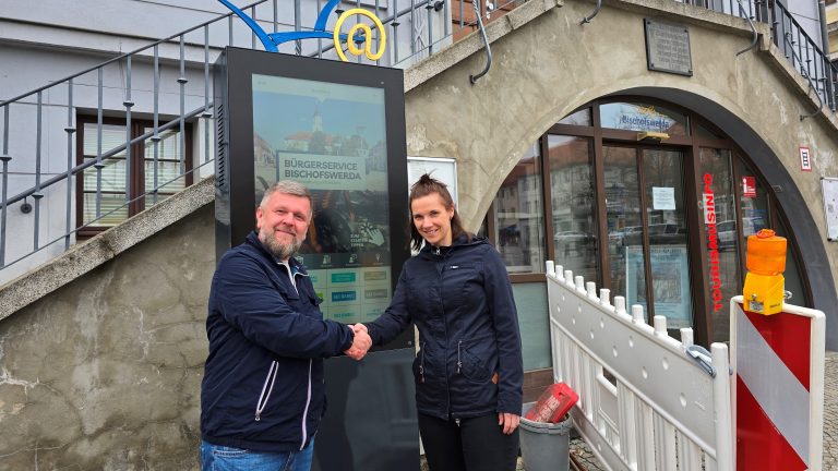 Bischofswerda: Infoterminal und E-Bike-Ladestation in Betrieb