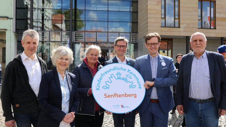 Senftenberg: Auszeichnung als „Kinderfreundliche Kommune“ verlängert