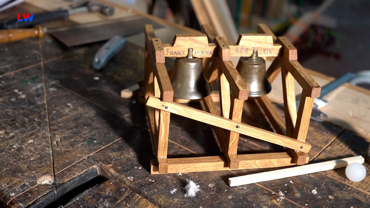 Görlitz: Zwei Papstglocken läuten in neuem Holzglockenstuhl