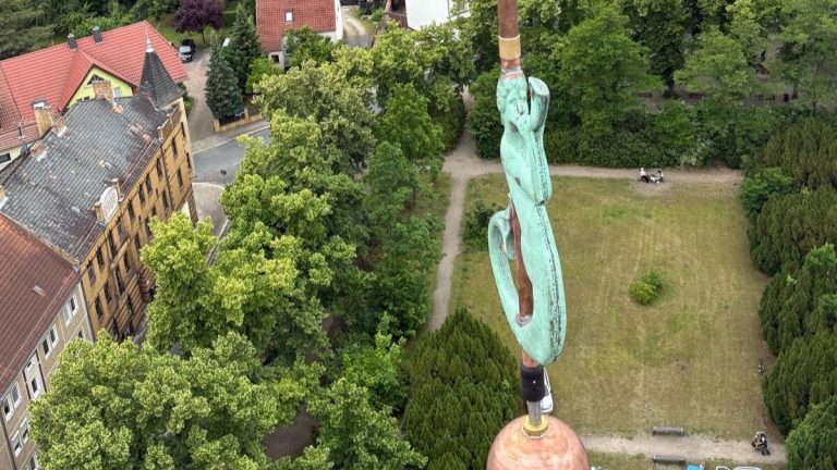 Finsterwalde: Wassernixe zurück auf dem Wasserturm