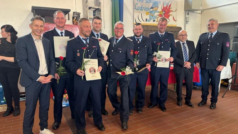 Plessa: Ortsfeuerwehr ehrte verdienstvolle Mitglieder
