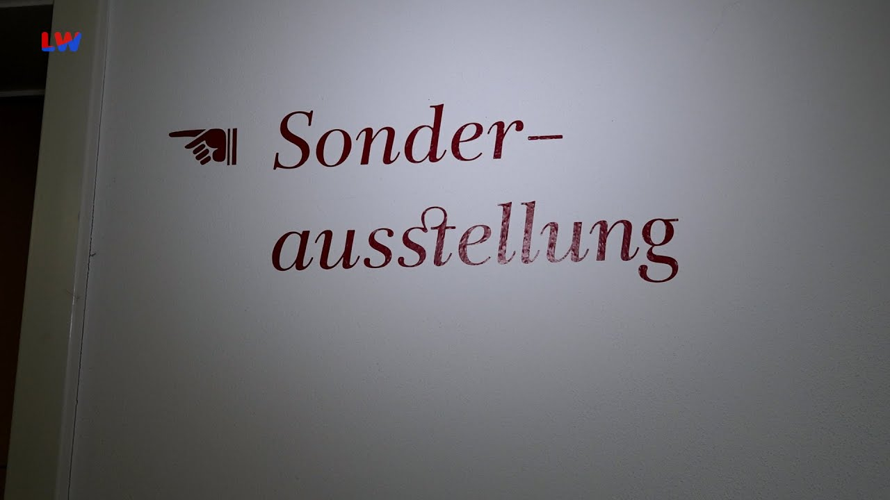 Großschönau: „Leibchen, Mieder, Parapluie“