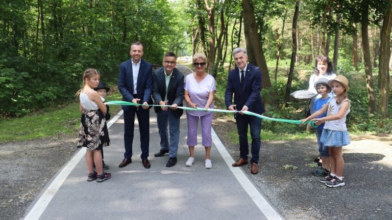 Finsterwalde/Sorno: Radweg seiner Bestimmung übergeben