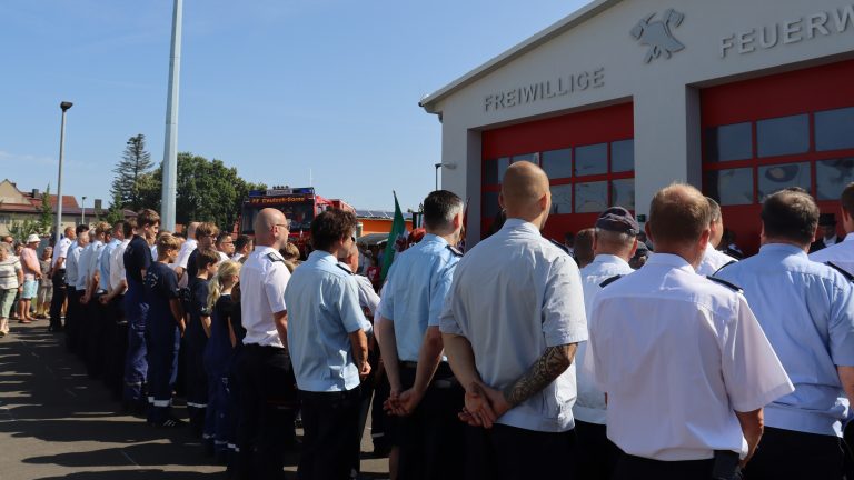 Sorno: Feuerwehr-Gerätehaus eingeweiht