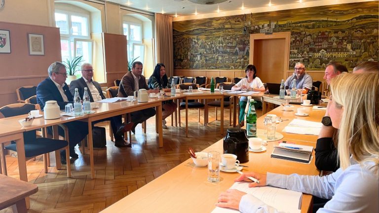 Spremberg: Stadt berät über Rechtsextremismus