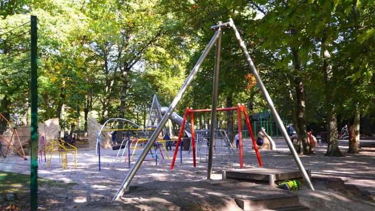 Finsterwalde: Kinder gestalten Spielplatz in der Bürgerheide