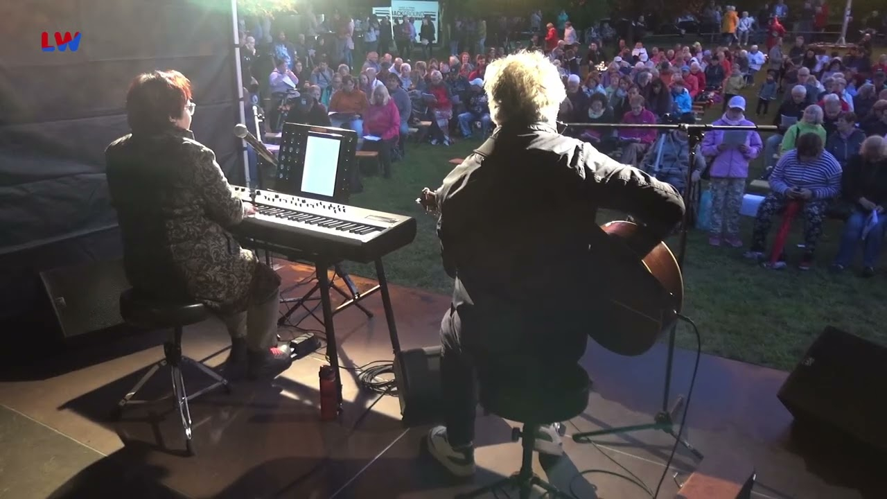 Hoyerswerda: Jede Menge Spaß bei der Mitsingenacht trotz kühler Temperaturen