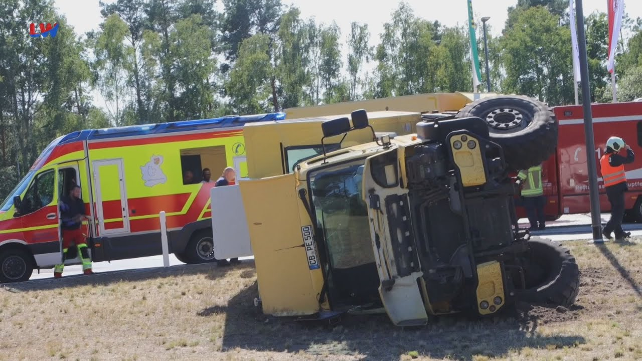 Schwarze Pumpe: LKW-Transporter umgekippt
