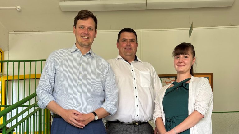 Radeberg: Kultusminister in der Grundschule Süd zu Besuch