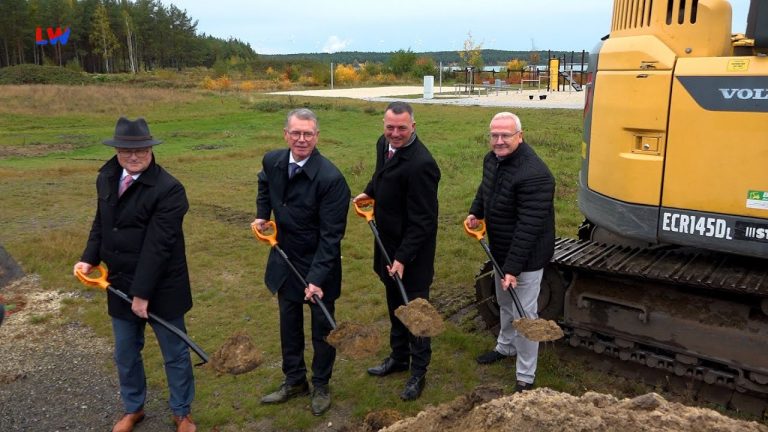 Hoyerswerda: Spatenstich für neuen Strand und Landmarke