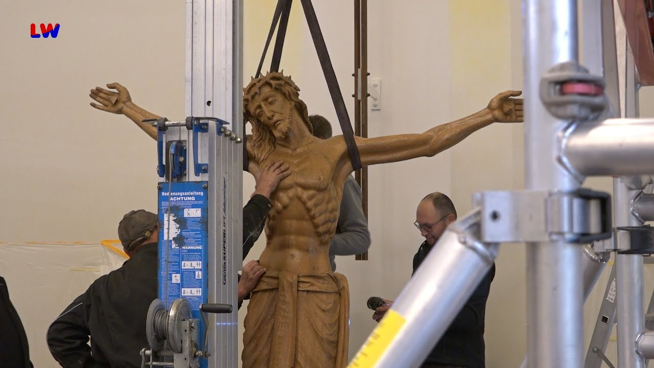 Senftenberg: Kirche Sankt Peter und Paul strahlt von innen heraus