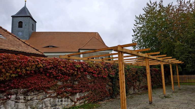 Malschwitz OT Guttau: Neue Pergola für den Dorfplatz