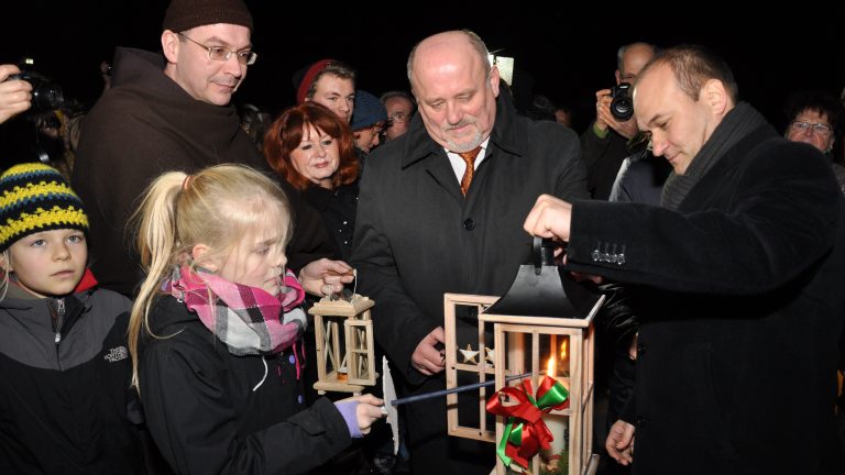 Görlitz: Übergabe des Friedenslichtes
