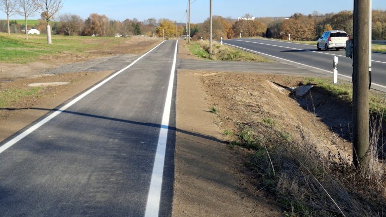 Großharthau: Neuer Radweg an der B 6 ist fertig