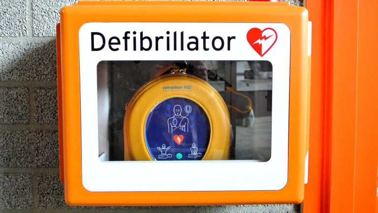 Bernstadt auf dem Eigen / Rothenburg: Mehr frei zugängliche Defibrillatoren