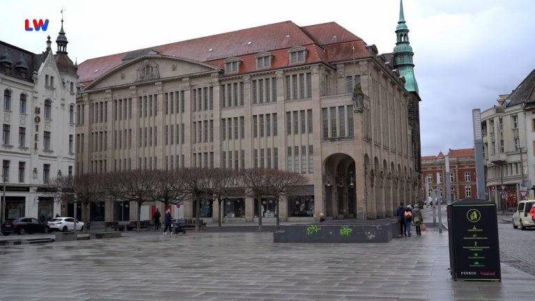 Bernstadt/Görlitz: Brauner Hirsch springt wieder Jugendstil-Kaufhaus lahmt noch