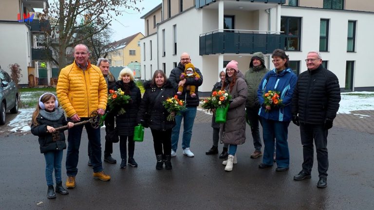 Hoyerswerda: Symbolische Schlüsselübergabe Wohnpark an der Bleichwiese Stadthaus 2