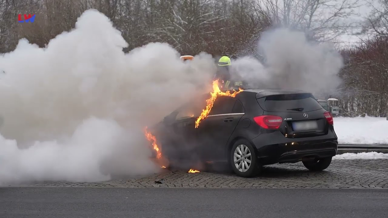 Ohorn: PKW-Brand auf der A4 am Rastplatz Rödertal
