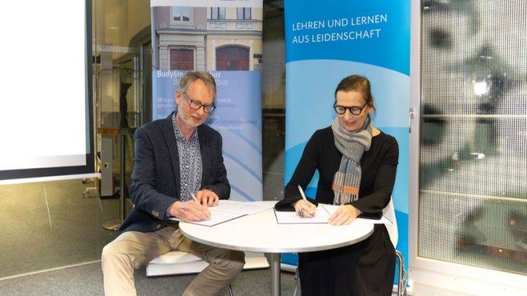 Senftenberg/Bautzen: BTU und SI besiegeln Zusammenarbeit