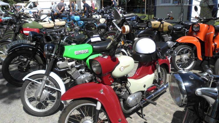 Malschwitz OT Rackel: DDR-Oldtimer rollen an