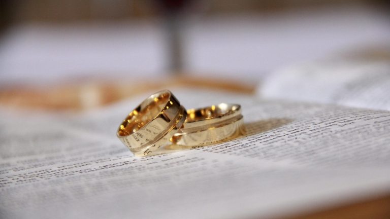 Sachsen: Eheschließungen zum Valentinstag