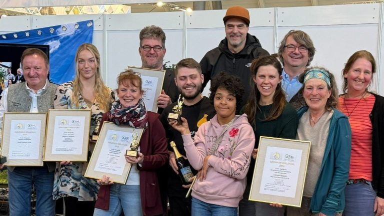 Stuttgart/Senftenberg: Goldener Rollstuhl für Lausitzer Seenland