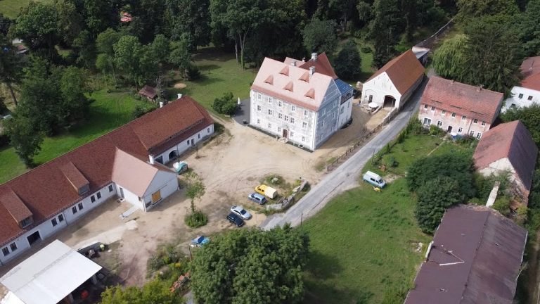 Görlitz OT Ober-Neundrof: Wie das Schloss aus dem Dornröschenschlaf erwacht