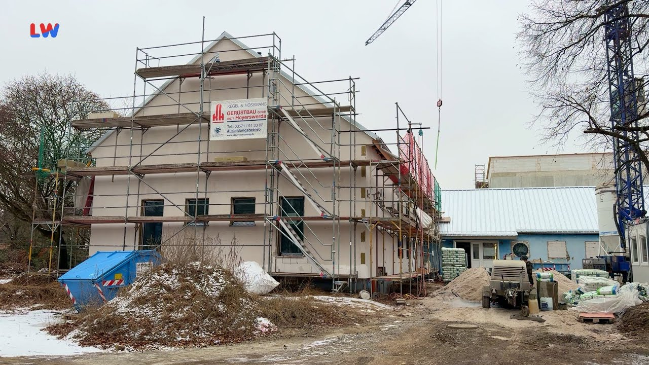 Hoyerswerda: Besuch auf der Baustelle des Neustadtforums