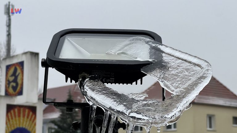 Lausitz: Extremwetter mit Blitzeis, Bus- und Schulausfällen