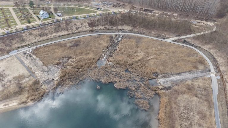 Schönau-Berzdorf auf dem Eigen: Bauarbeiten am Berdorfer See dauern länger
