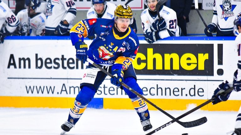 Weißwasser: Füchse setzen weiter auf Topscorer