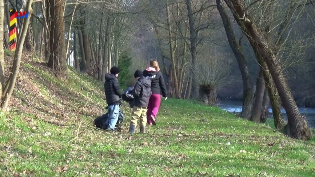 Hirschfelde OT Rosenthal: Müllsammelaktion an der Neiße