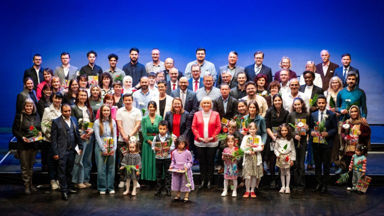 Senftenberg: Eingebürgerte mit Fest begrüßt