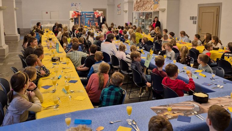 Bautzen: Kinder bauen im Rathaus