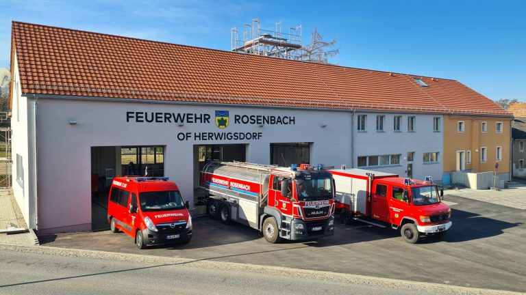 Rosenbach OT Herwigsdorf: Neues Feuerwehr- und Vereinshaus eingeweiht