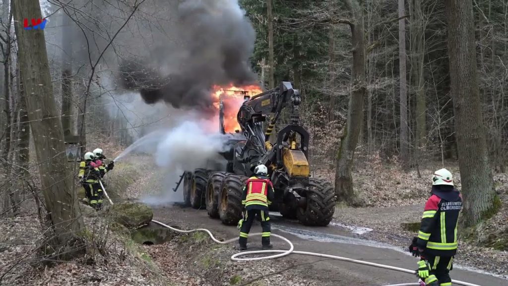 Olbersdorf: Forstmaschine in Brand