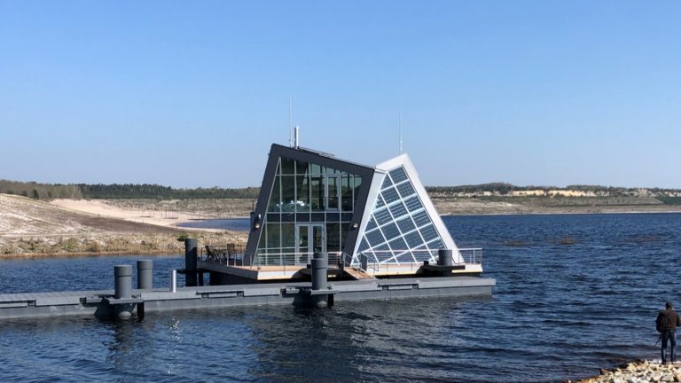 Lichterfeld: Autartec-Haus auf dem Bergheider See wird abgerissen