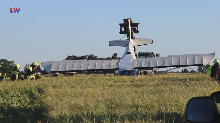 Halbendorf: Flugzeug überschlägt sich bei Notlandung
