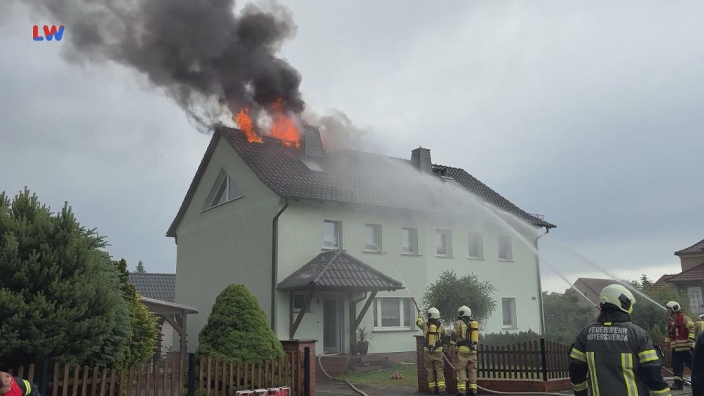 Lauta: Brand nach Blitzeinschlag