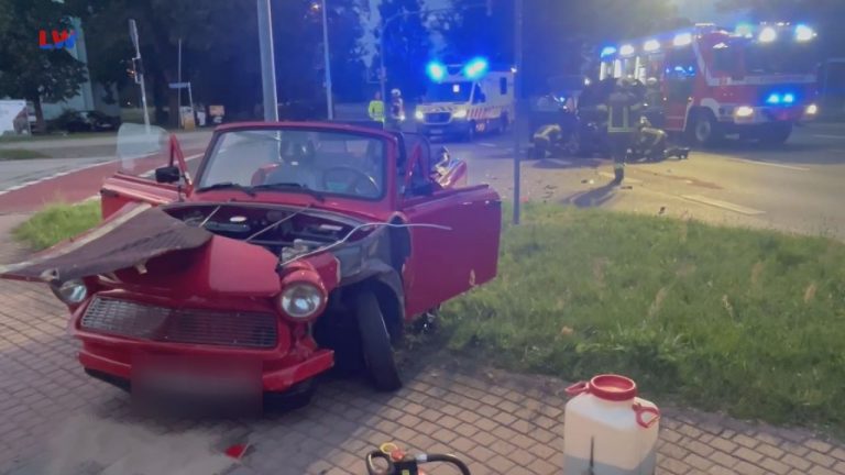 Hoyerswerda: Crash mit Kult-Auto