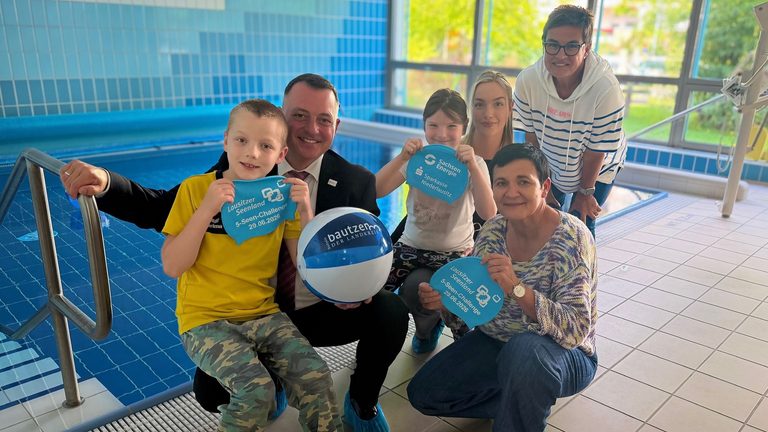 LK Bautzen: 1.500 Badekappen für den Schwimmunterricht
