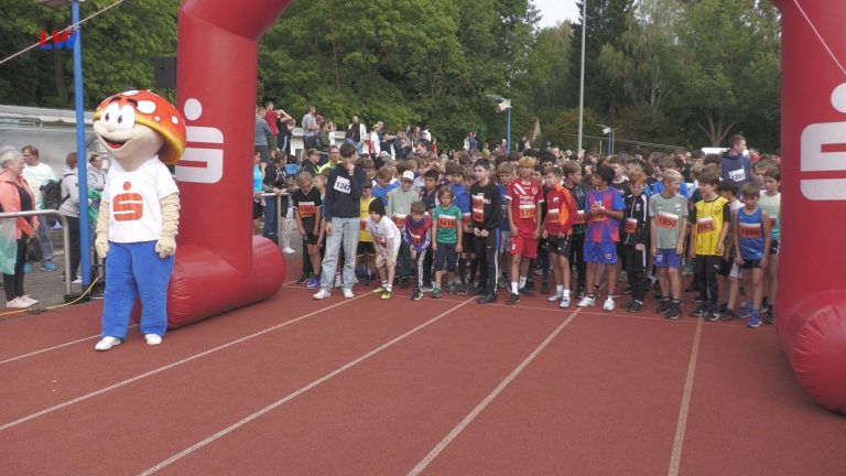 Finsterwalde: Dutzend-Lauf im Stadion des Friedens