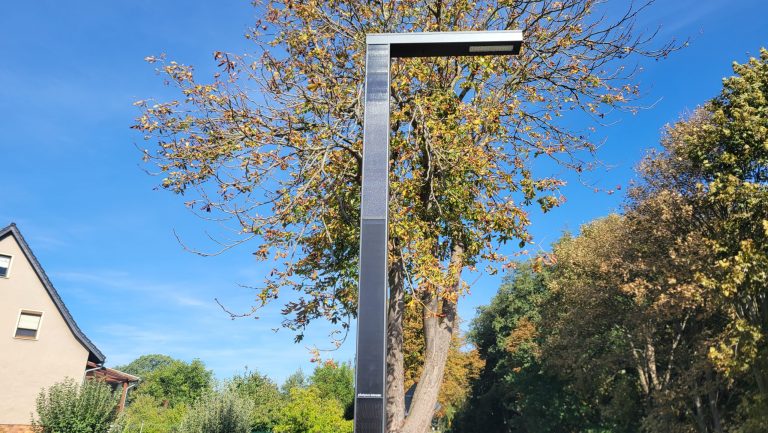 Malschwitz OT Kleinsaubernitz: Autarke Straßenbeleuchtung in Betrieb